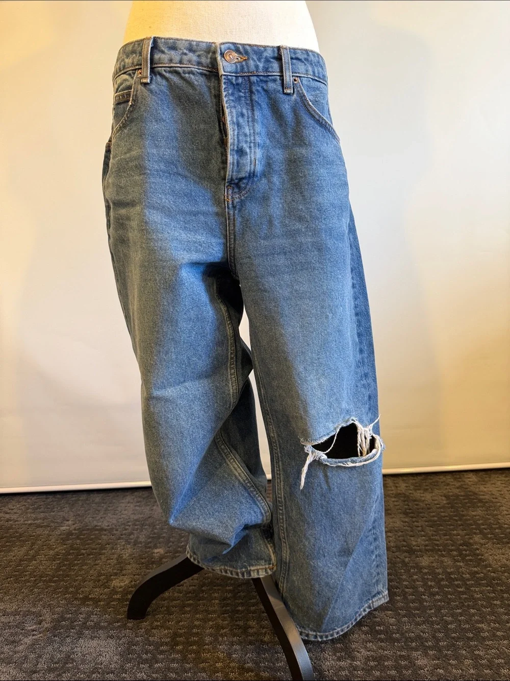 We The Free Women's Blue Relaxed Distressed Jeans - Picture 1 of 6